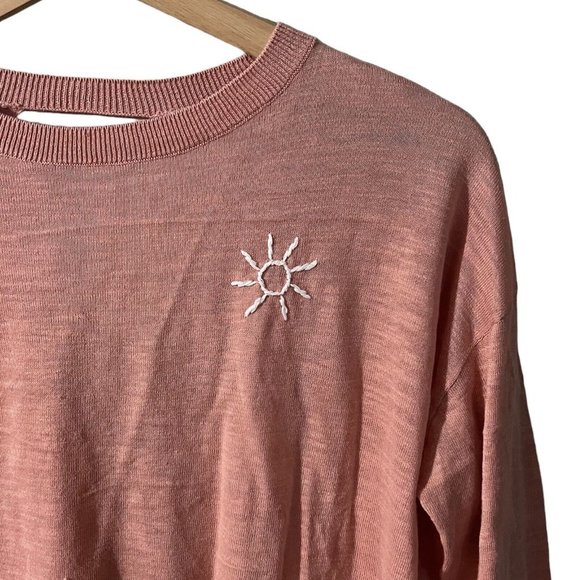 One Grey Day Knit Top Size XS Crewneck Open Draped Back Embroidered Sun 42OGD836 - Picture 4 of 9